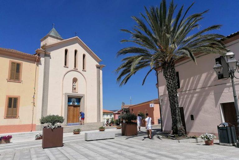 Piazza Gallura e chiesa 800x534 1 768x513